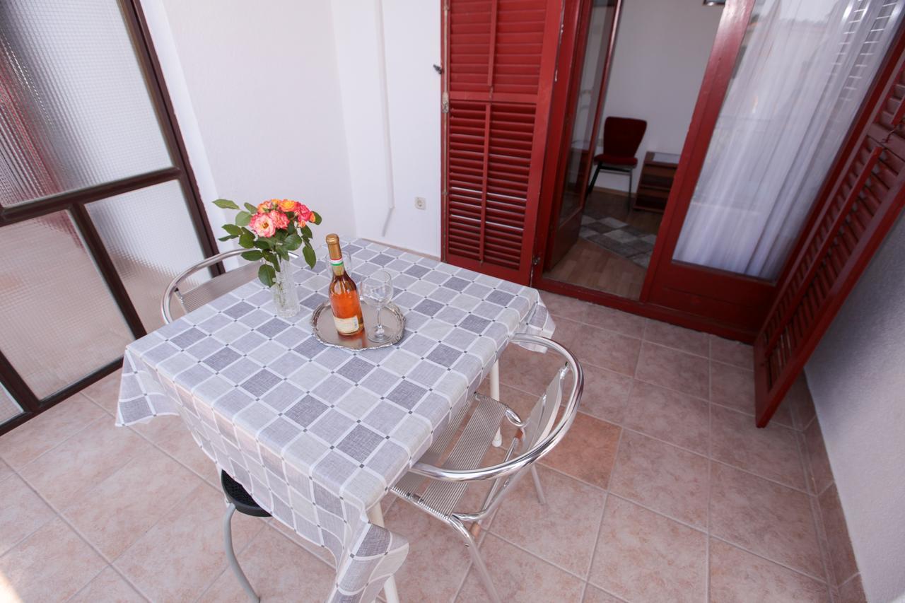 פודאצה Apartments Adna מראה חיצוני תמונה